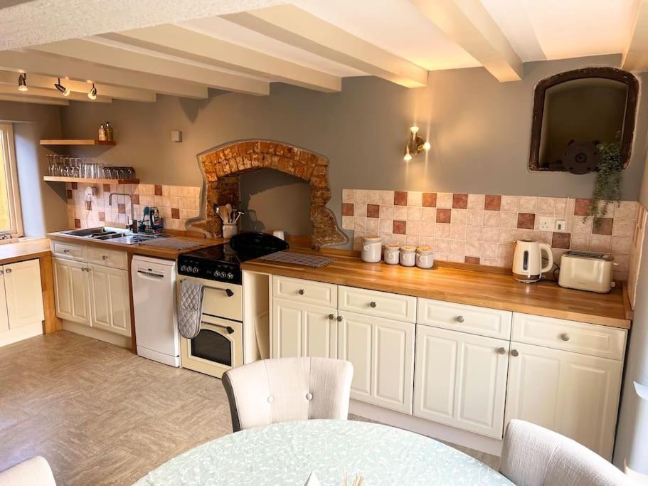 Countryside Converted Barn With Hot Tub Newton Abbot Buitenkant foto